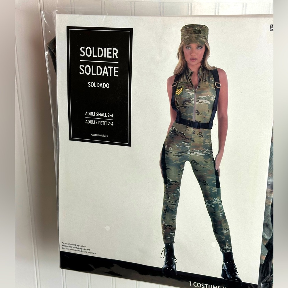 Soldier Costume. Adult small 2-4